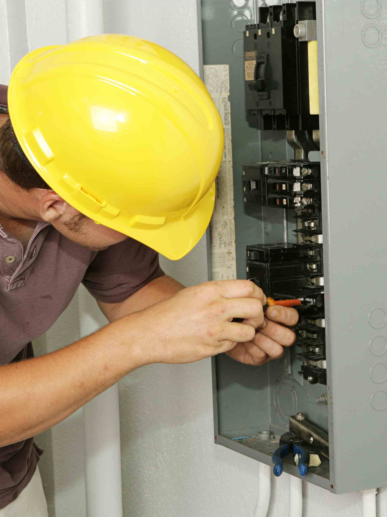 Installazione e Manutenzione Impianti Elettrici