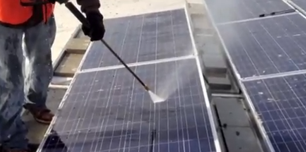 perché pulire i pannelli solari